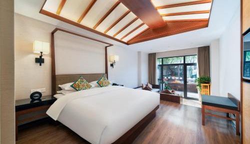 King Room with Balcony