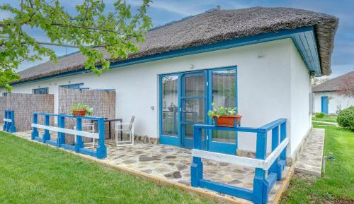 Bungalow with Garden View