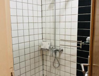 One-Bedroom Apartment with Balcony