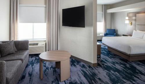 King Studio with Sofa Bed