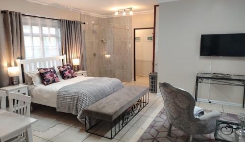 Deluxe Double Room with Shower