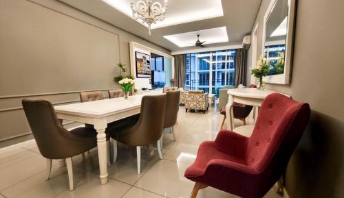 Three-Bedroom Deluxe Apartment