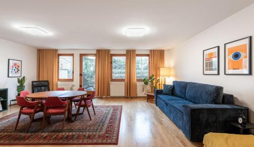 Deluxe One-Bedroom Apartment with Gardenview