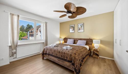 Two-Bedroom Deluxe Apartment with Balcony