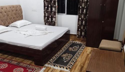 Deluxe Double Room (2 Adults + 1 Child)