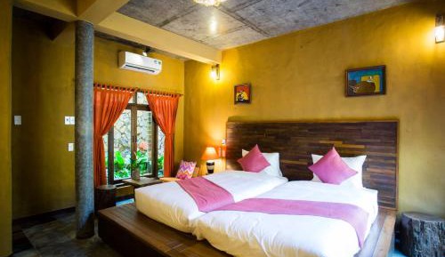 Double or Twin Room with Private Bathroom