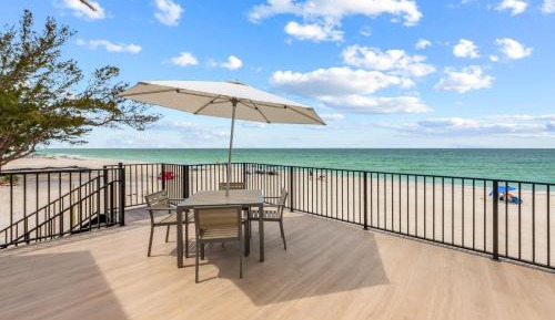 Beachfront Luxury 2 Bedroom Suite