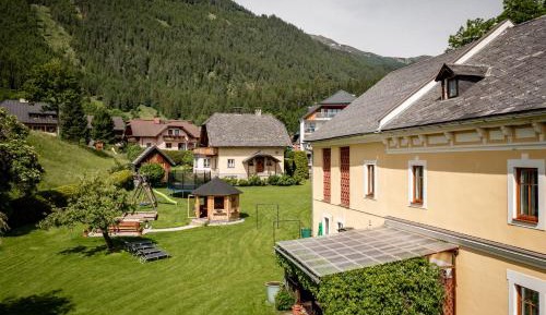 Apartment with Garden View