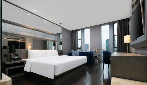 Deluxe Queen Room