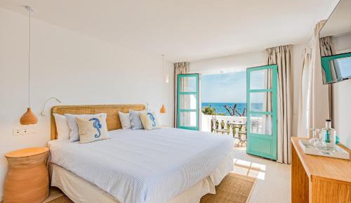 Double Room with Balcony and Sea View