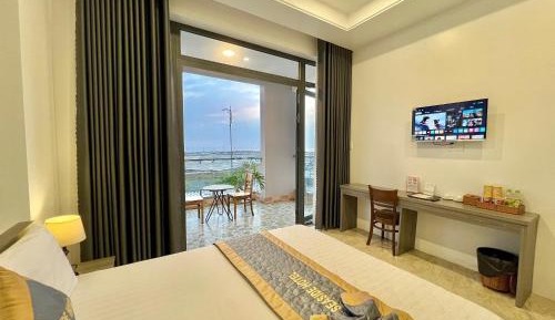 Queen Room with Sea View