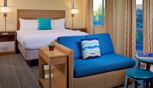 King Studio with Sofa Bed