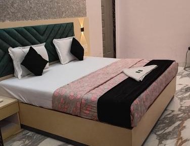 Large Double Room