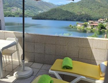 Apartment with Lake View