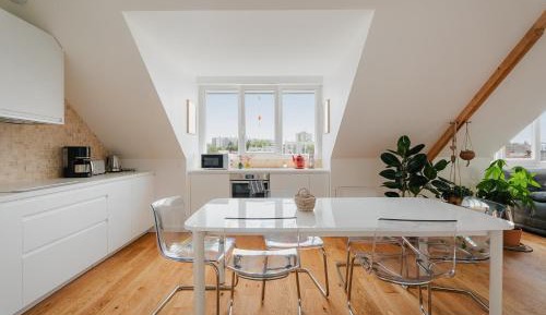 Superior One-Bedroom Apartment