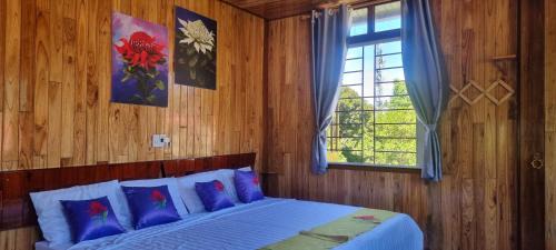 Suite with Mountain View