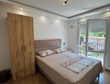 One-Bedroom Apartment with Balcony