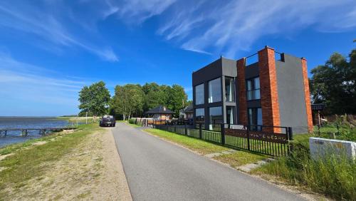 Three-Bedroom Apartment with Lake View