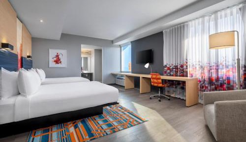 Savvy, Guest room, 2 Queen, City view, Corner room