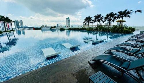 Three-Bedroom Apartment with Balcony
