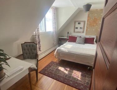 Deluxe Queen Room