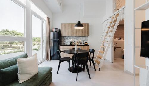 Deluxe Two-Bedroom Apartment with Garden View