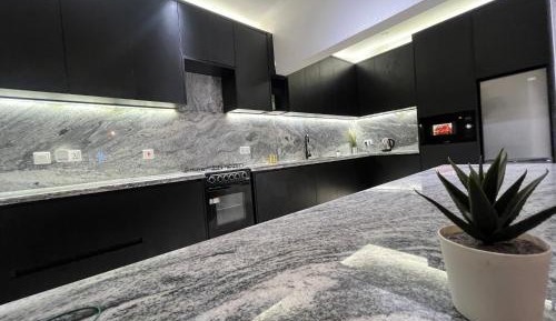 Two-Bedroom Apartment with Mountain View