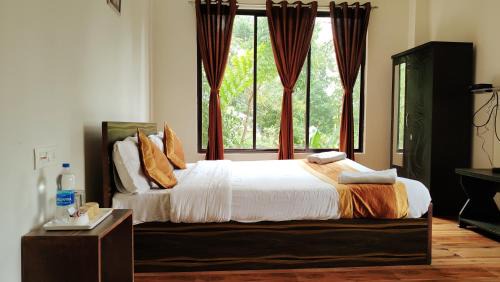 Deluxe Double Room with Balcony