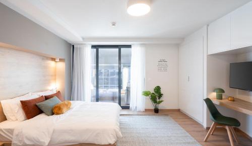 Three-Bedroom Premium Apartment with Acropolis View
