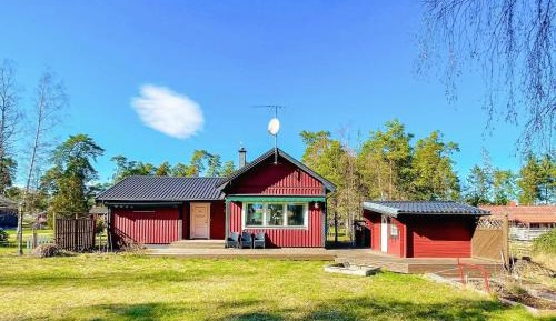 Three-Bedroom Holiday Home 