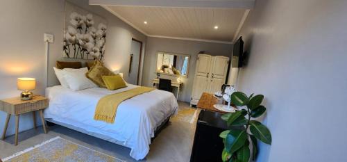Suite with Garden View