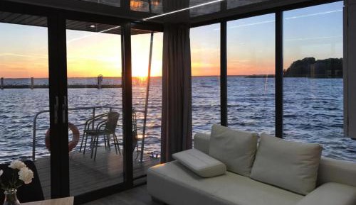 Two-Bedroom House Boat
