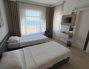 Standard Twin Room with Sea View