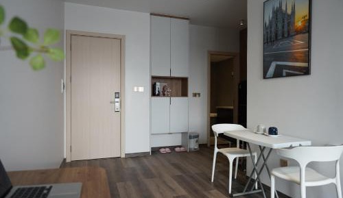 Apartment with Balcony