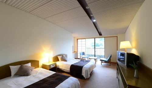 Twin Room with Private Bathroom