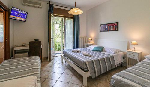 Classic Quadruple Room