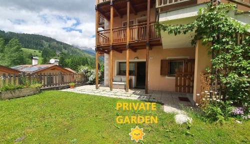 Three-Bedroom Apartment with Mountain View