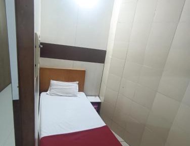 Single Room with Shared Shower and Toilet