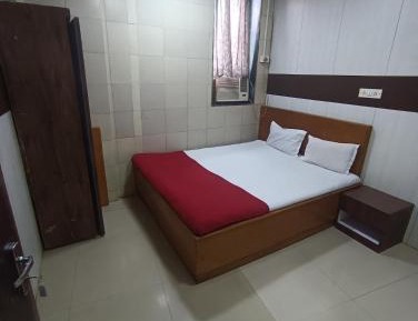 Deluxe Double Room (2 Adults + 1 Child)