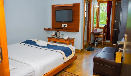 Deluxe Double Room with Balcony
