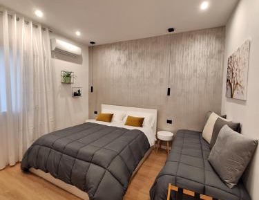 Two-Bedroom Deluxe Apartment with Balcony