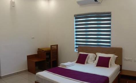 Deluxe Queen Room