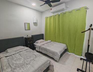 Standard Twin Room with Shared Bathroom