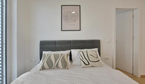 Two-Bedroom Deluxe Apartment with Balcony