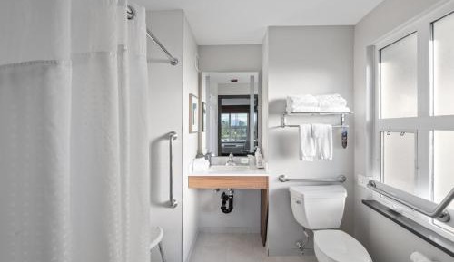 Standard King Room - Disability Access