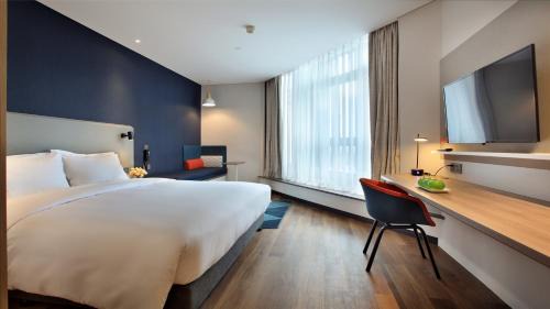 King Room with Sofa Bed