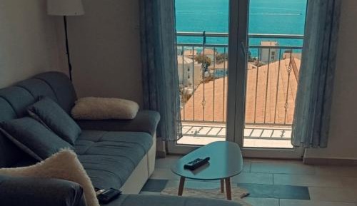 One Bedroom Apartment with Sea View
