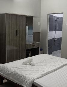 Deluxe Room (2 Adults + 1 Child)