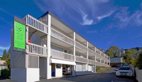 Four-Bedroom Apartment with Terrace