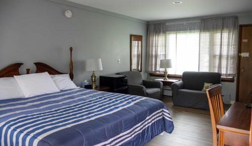 King Room with Pool View